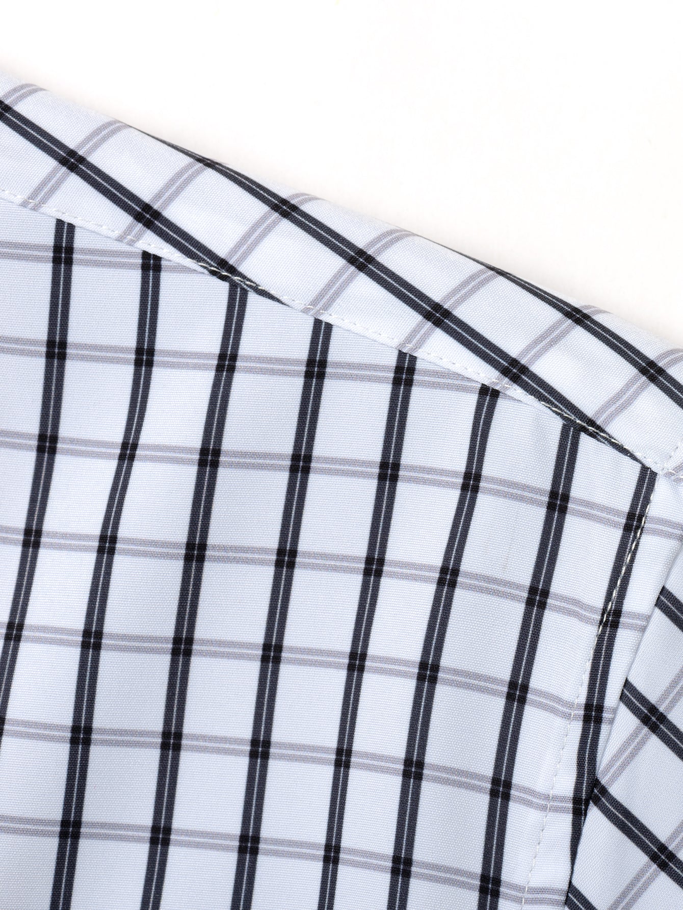 Chemise à carreaux à boutons et à manches longues