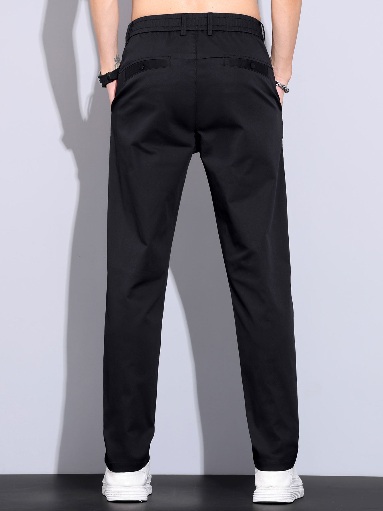 Pantalon à taille élastique et jambes droites