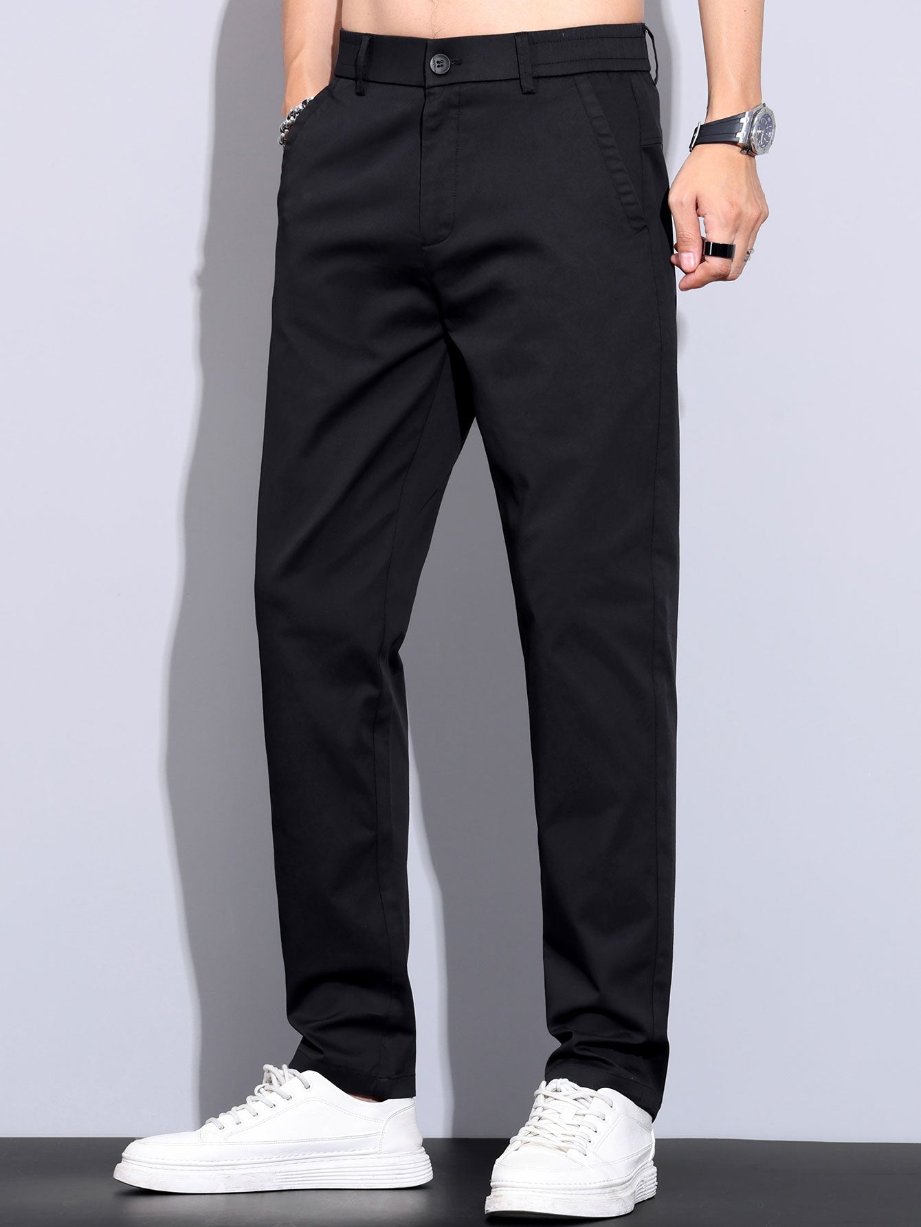 Pantalon à taille élastique et jambes droites