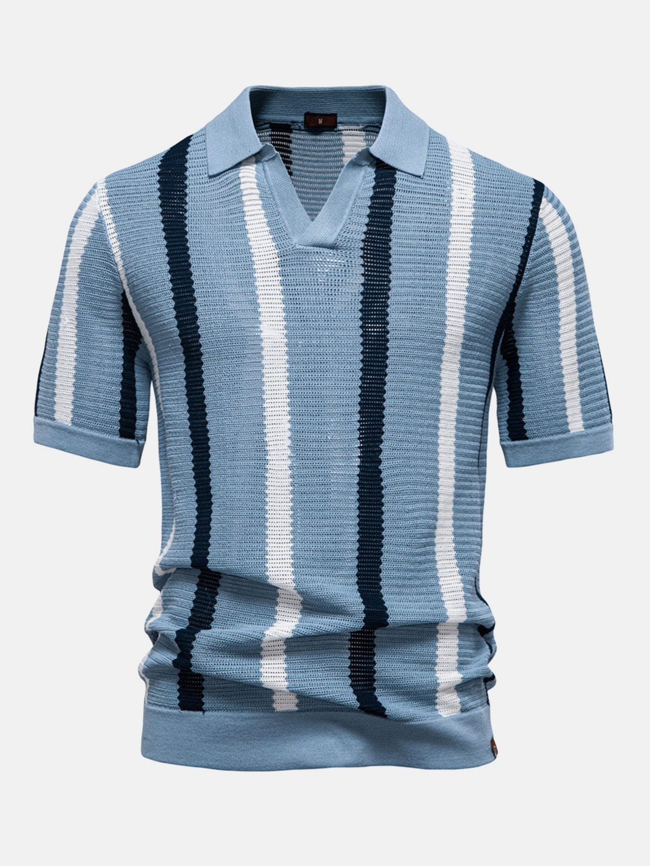 Polo en tricot rayé avec col en V & pantalon en lin