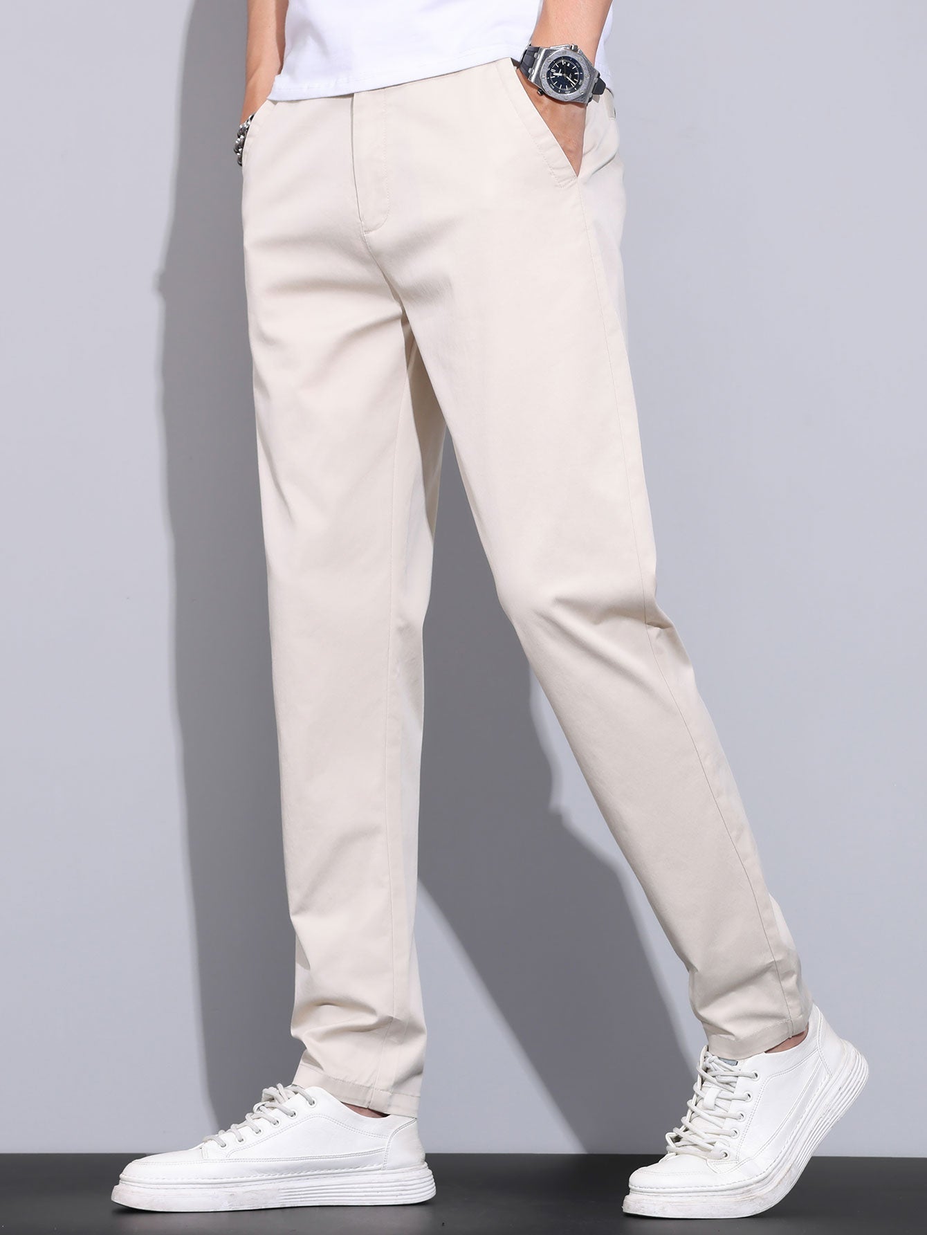 Pantalon à taille élastique et jambes droites