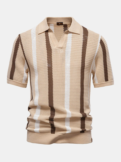 Polo en tricot rayé avec col en V & pantalon en lin