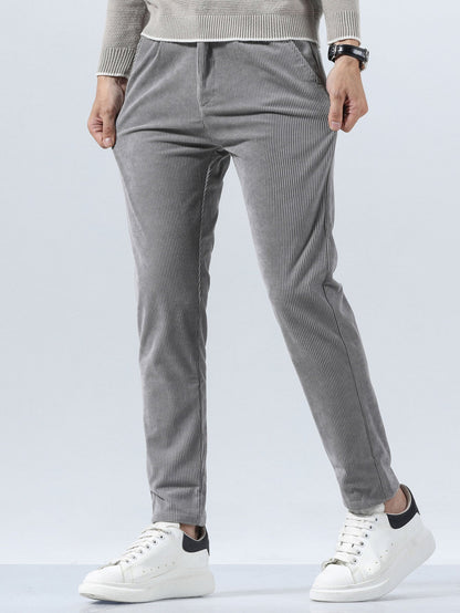 Pantalon slim fit en velours côtelé