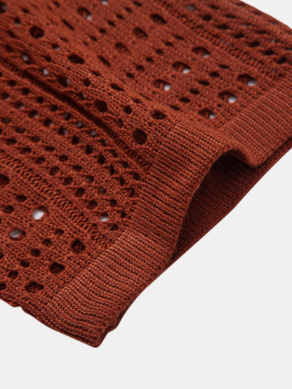 Polo en crochet avec col en V & pantalon en lin à jambes droites
