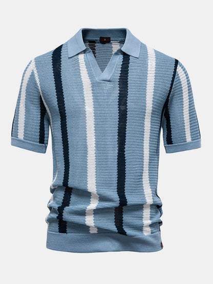 Polo en tricot rayé avec col en V & pantalon en lin