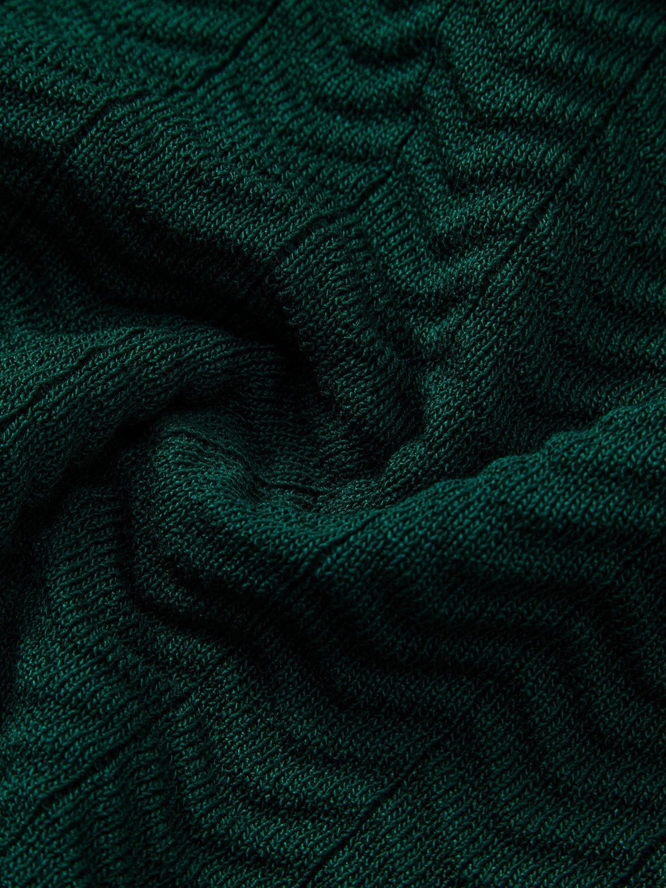 Polo en tricot avec contraste de texture et col en V & pantalon ajusté slim fit