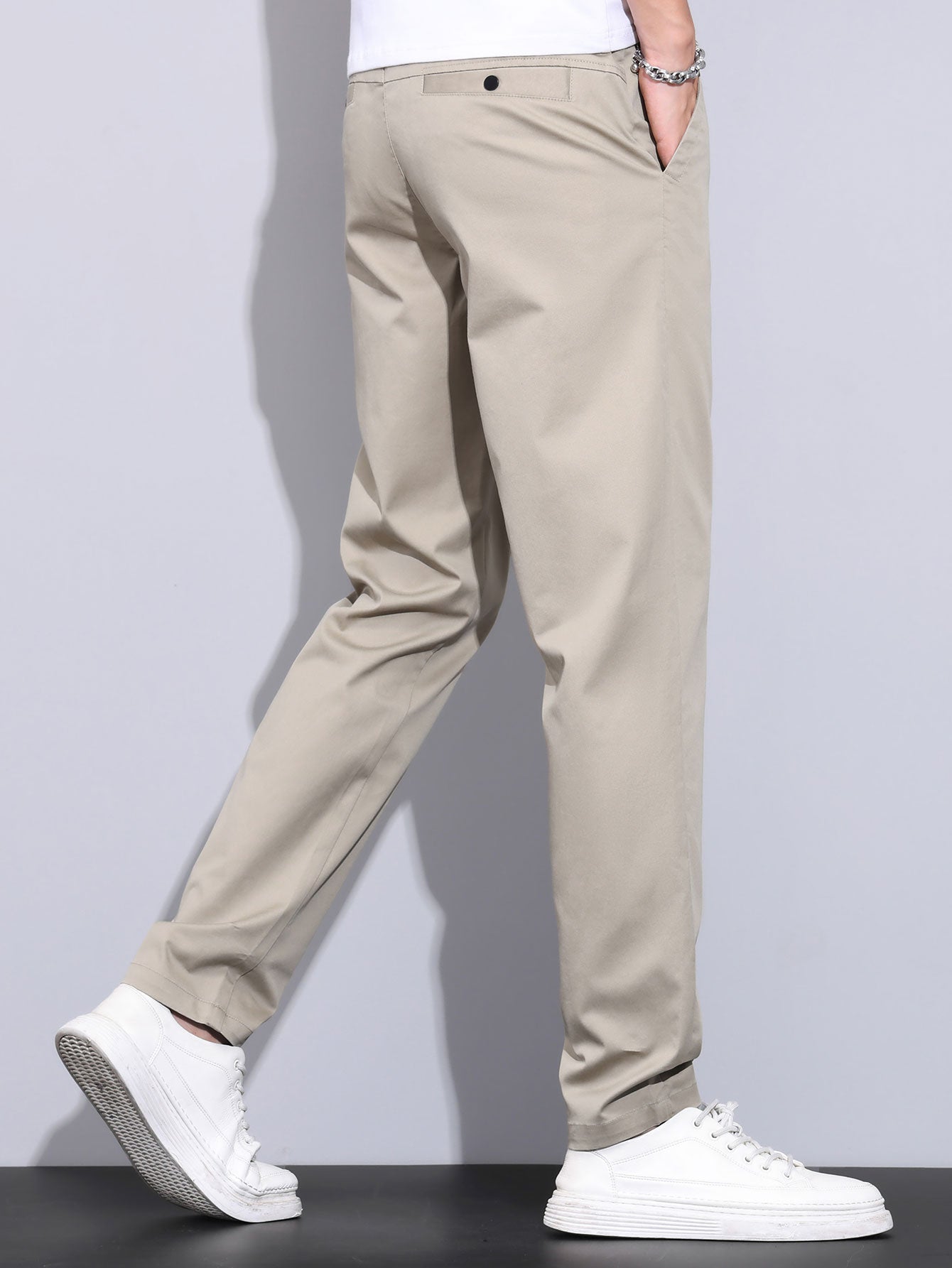 Pantalon à taille élastique et jambes droites