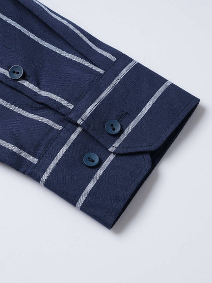 Chemise en coton rayée à boutons et pantalon en lin