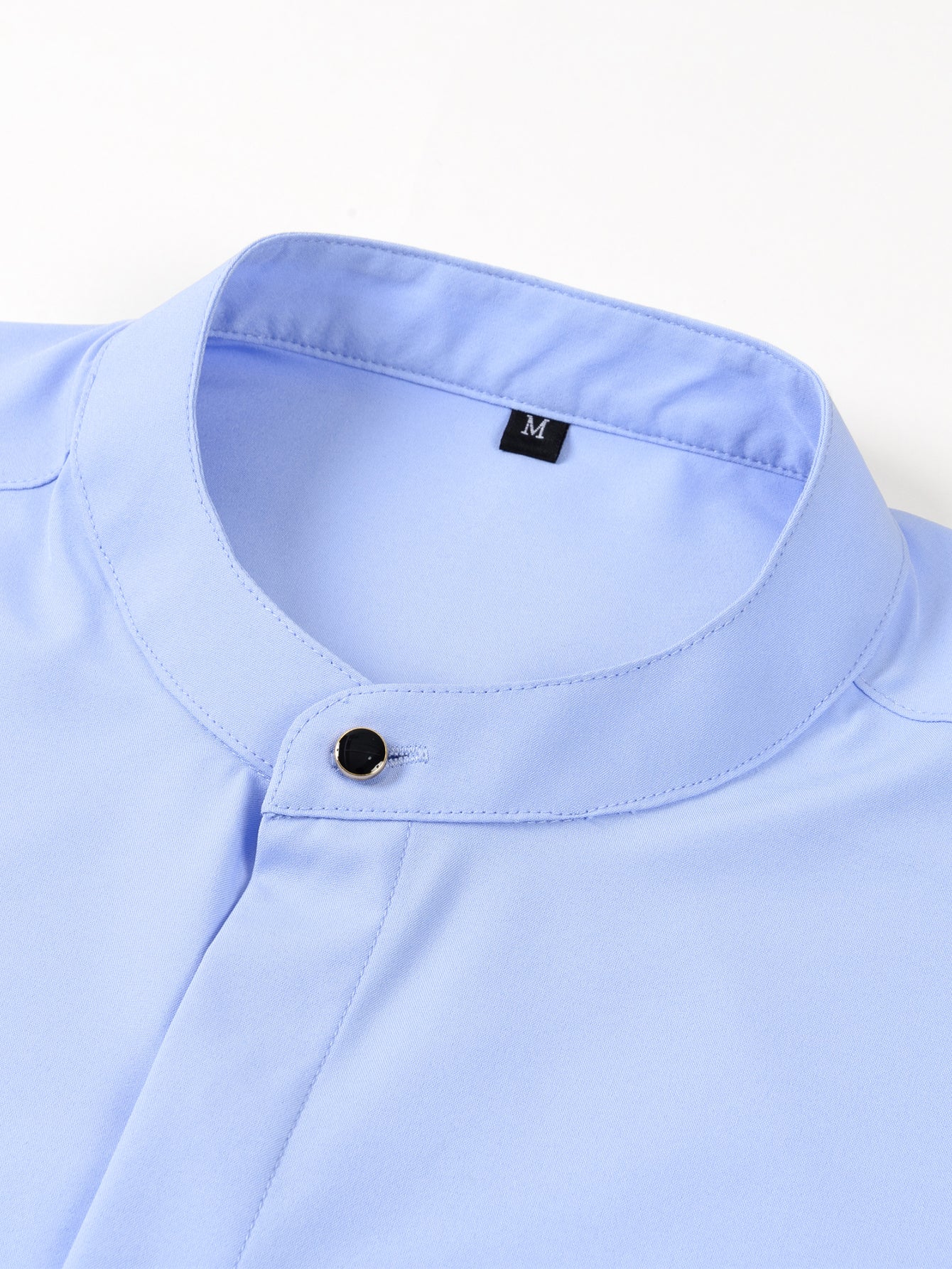 Chemise habillée à col montant et patte cachée anti-froissement