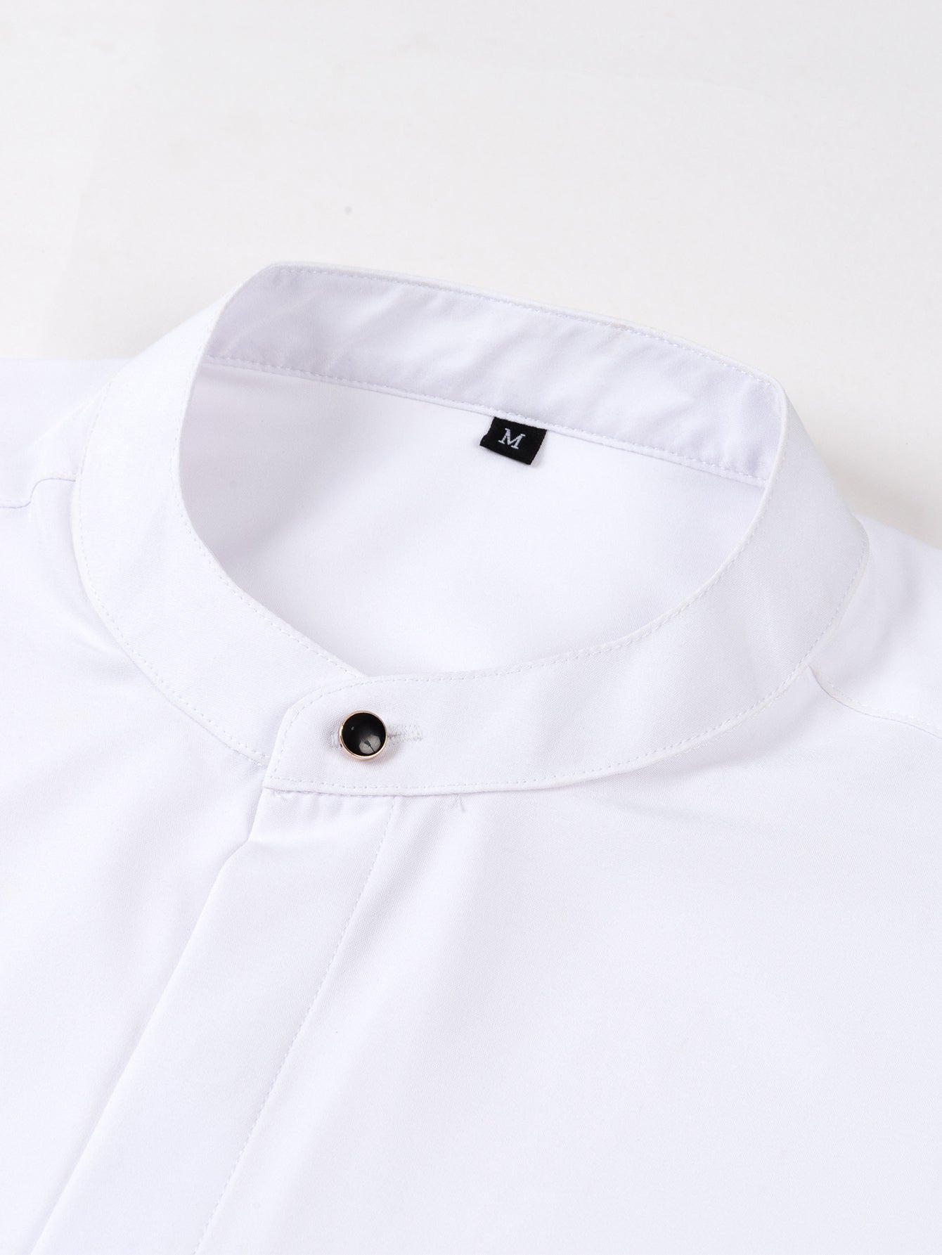 Chemise habillée à col montant et patte cachée anti-froissement